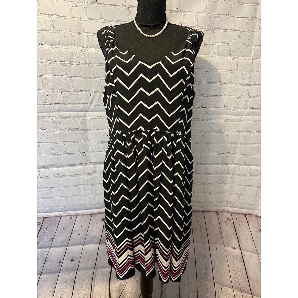 EUC White House Black Market chiffon dress size 14